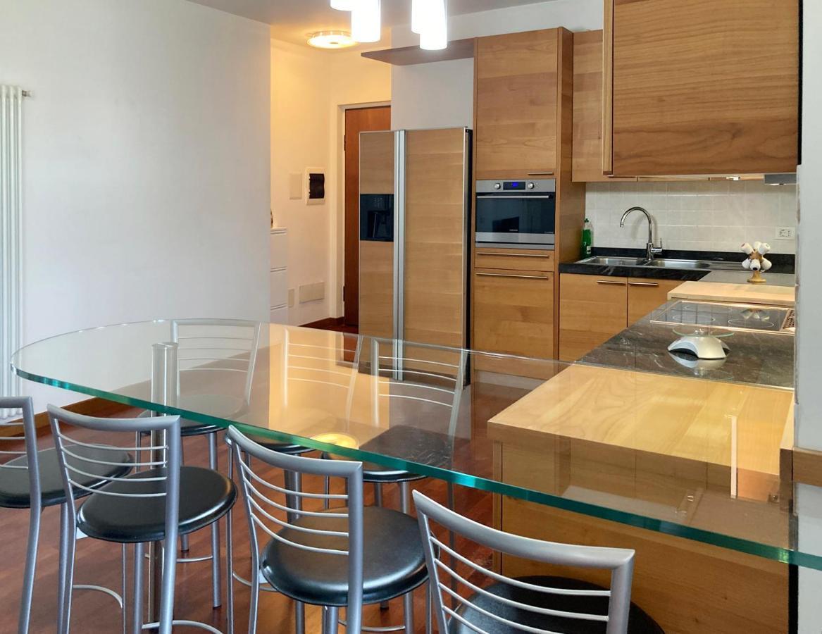 Large Well-Equipped Appartement Near Como Lake Lecco Buitenkant foto