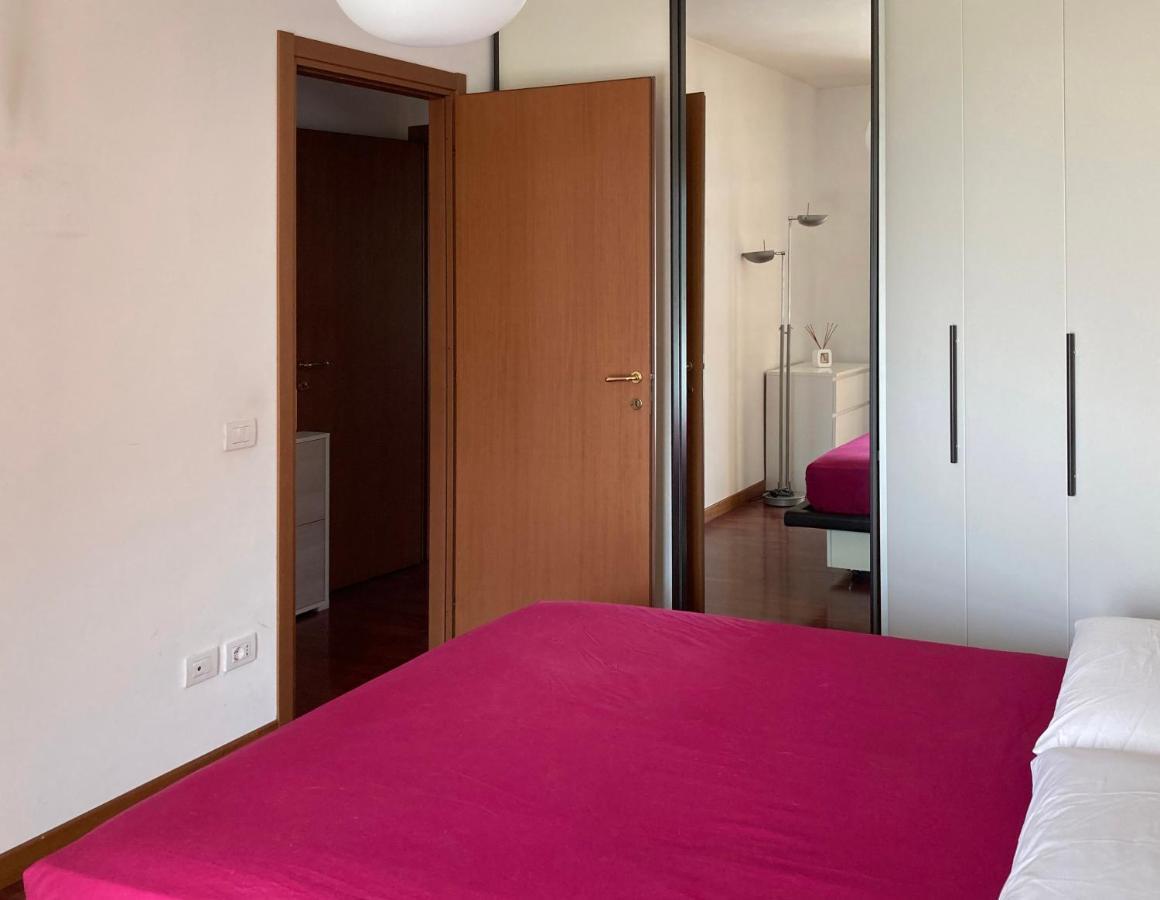 Large Well-Equipped Appartement Near Como Lake Lecco Buitenkant foto