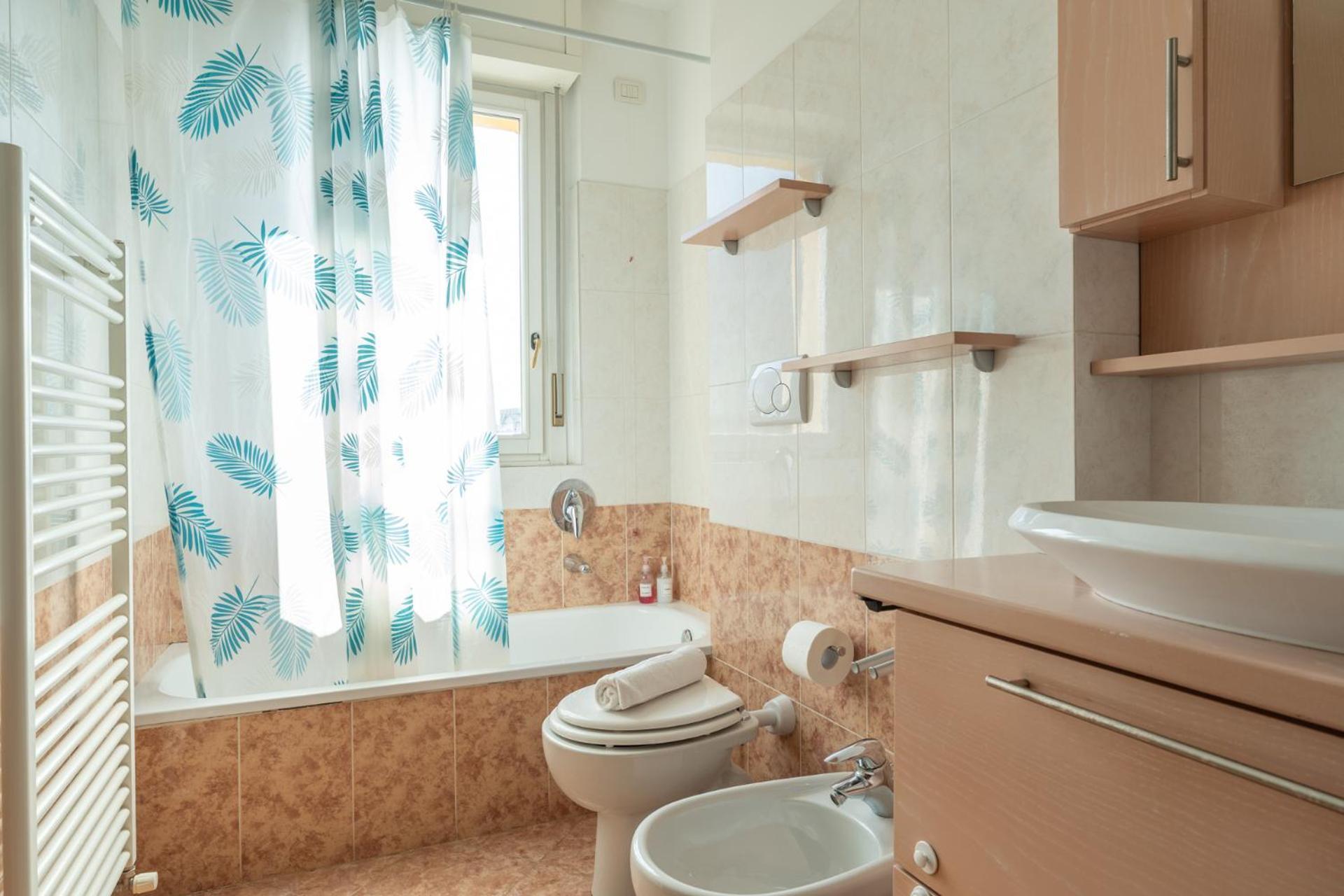 Large Well-Equipped Appartement Near Como Lake Lecco Buitenkant foto