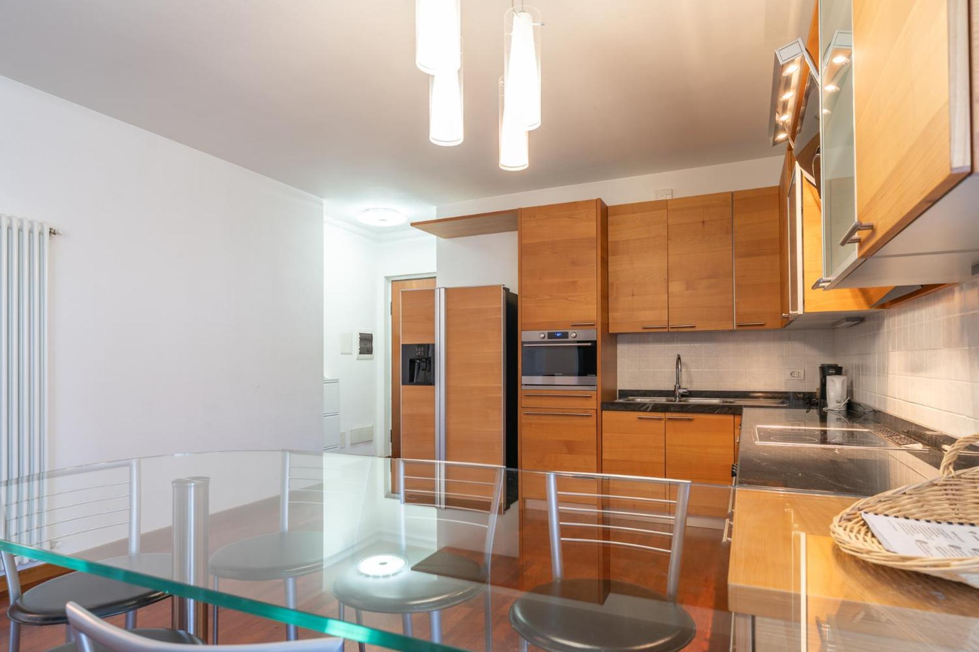 Large Well-Equipped Appartement Near Como Lake Lecco Buitenkant foto